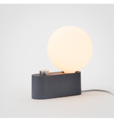 Outlet: RESTSALG - Tala Alumina Bordlampe E27 i Sort inkl. Sphere IV LED Pære Ra95 Dimbar