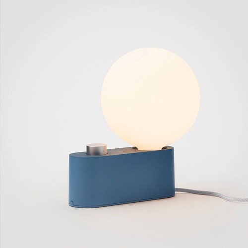 Outlet: RESTSALG - Tala Alumina Bordlampe E27 i Blå inkl. Sphere IV LED Pære Ra95 Dimbar