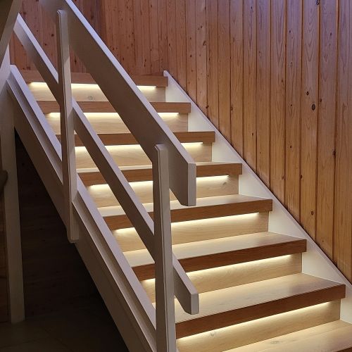 Trappe LED COB stripsett 11W pr. trinn - 24V DC, IP20, Opptil 16 trinn, med sensor