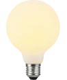 E27 5,5W dimbar LED-pære - G95, filament, matthvit, 550lm, 2500K