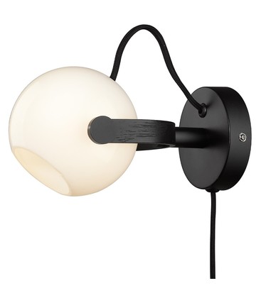 Halo Design - D.C Vegglampe Ø12 G9, Opal med eik sort