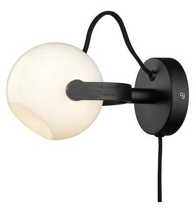 Halo Design - D.C Vegglampe Ø12 G9, Opal med eik sort