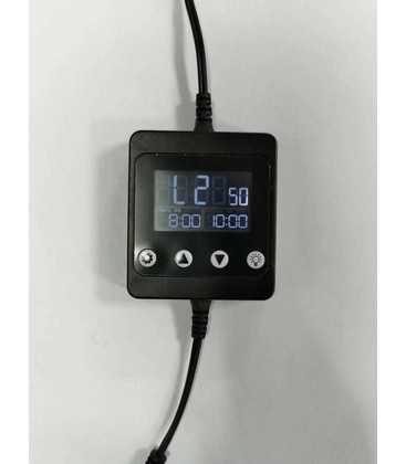 Digital timer med DC-plugg for automatisk styring av lystid.