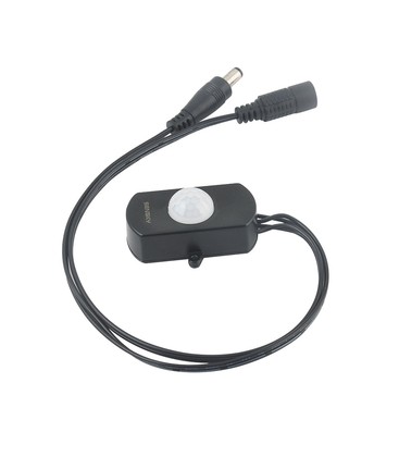 Kompakt PIR-sensor for LED-striper med praktiske skrukoblinger.