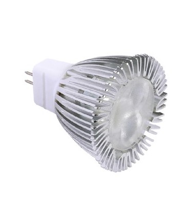 Nærbilde av en MR11 LED-spotpære med GU4-sokkel som viser de to pinnene med 4mm avstand.