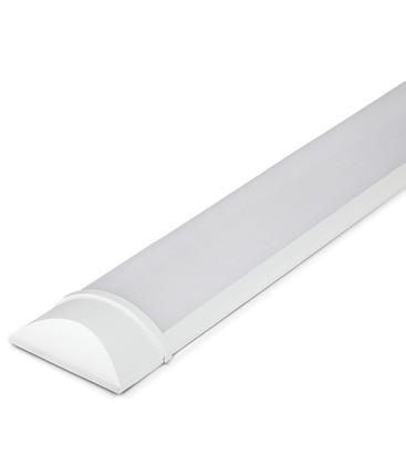En komplett 60cm LED-armatur ideell for montering i garasjetak.